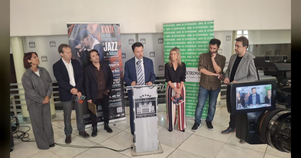 El secretario general de Cultura destaca la longevidad del Festival de Jazz de Badajoz, que este año rinde homenaje a Gene García