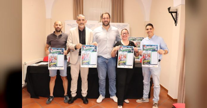 Kini Carrasco destaca el papel del deporte en el medio rural durante la presentación del Circuito Run Navideño Vegas Bajas