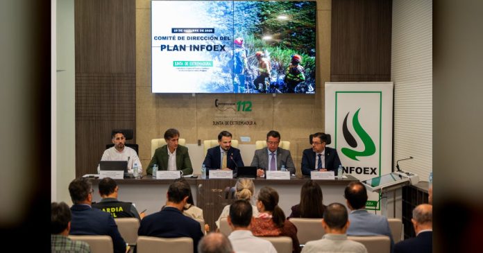 La campaña de peligro alto de incendios en Extremadura acaba con 34.000 hectáreas afectadas menos que el año pasado