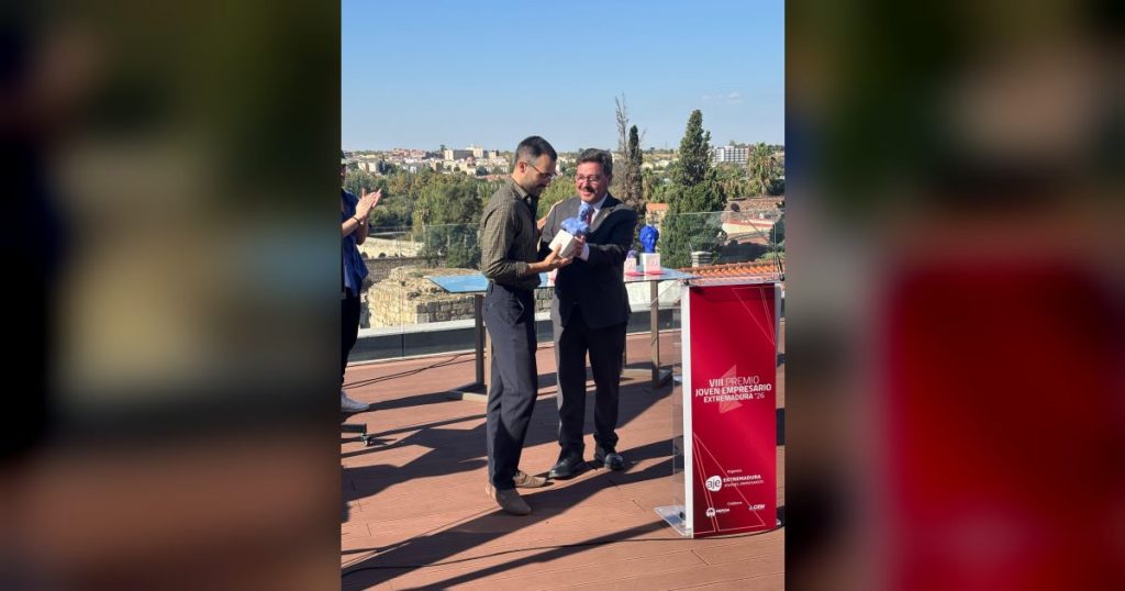 Santamaría destaca a los jóvenes empresarios como referentes para nuevas iniciativas emprendedoras