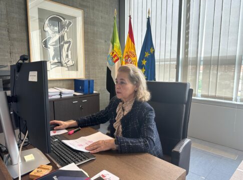 Extremadura reclama al Ministerio de Educación la creación de un grupo de trabajo para consensuar la ley para bajar las ratios porque nace sin diálogo y sin consenso