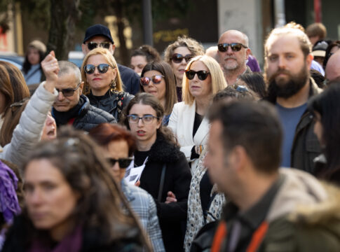 María Guardiola participa en la marcha del 8M en Cáceres