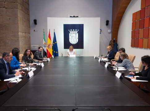 El Consejo de Gobierno aprueba un contrato de 7,8 millones de euros para reforzar la seguridad de los medicamentos oncológicos