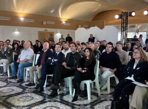 Más de un centenar de empresas participan en Navalmoral de la Mata en la jornada empresarial ‘Conectando Liderazgos’ organizada por la Junta