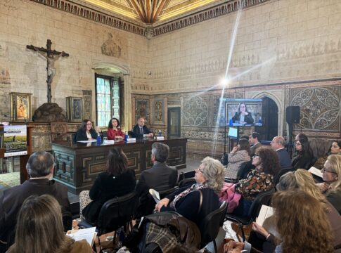 Morán invita a reflexionar sobre la excesiva carga normativa y burocrática que tienen agricultores y ganaderos en la clausura del Curso de Derecho Agrario y Ganadero