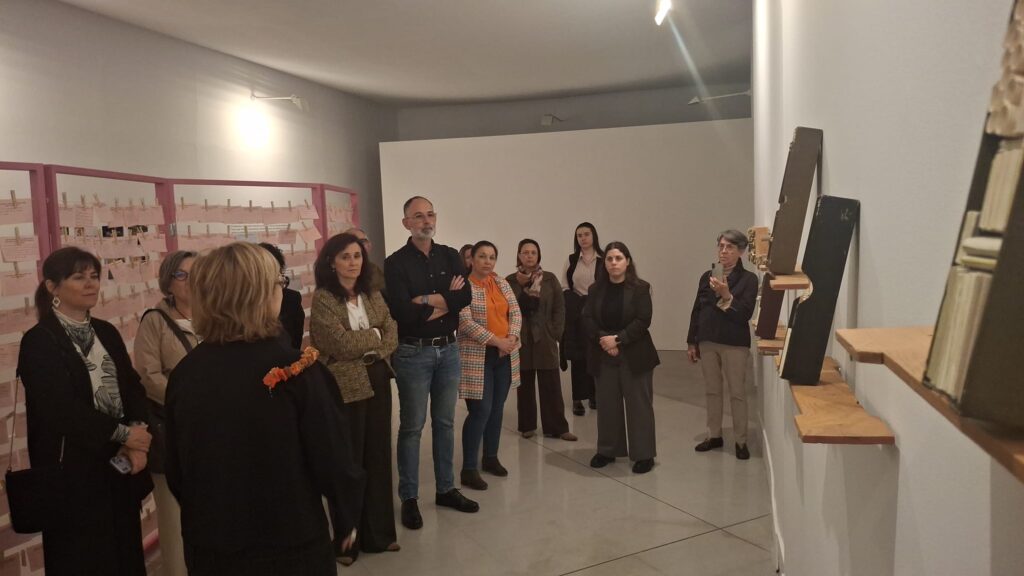 El MEIAC acoge ‘El Tendedero / Archivos Imaginados’, una instalación que reivindica la importancia de lo que suele pasar inadvertido