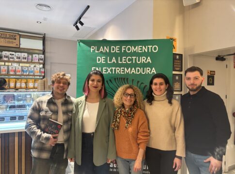 El programa ‘Lee, Crea, Conecta’ de la Junta de Extremadura para acercar la lectura a los jóvenes alcanza cerca de 2.000 participantes en su primer año de actividad