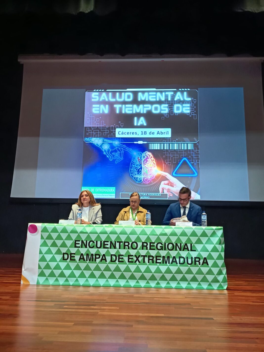 Educación destaca la importancia de trabajar conjuntamente con las familias para que el alumnado alcance el bienestar emocional