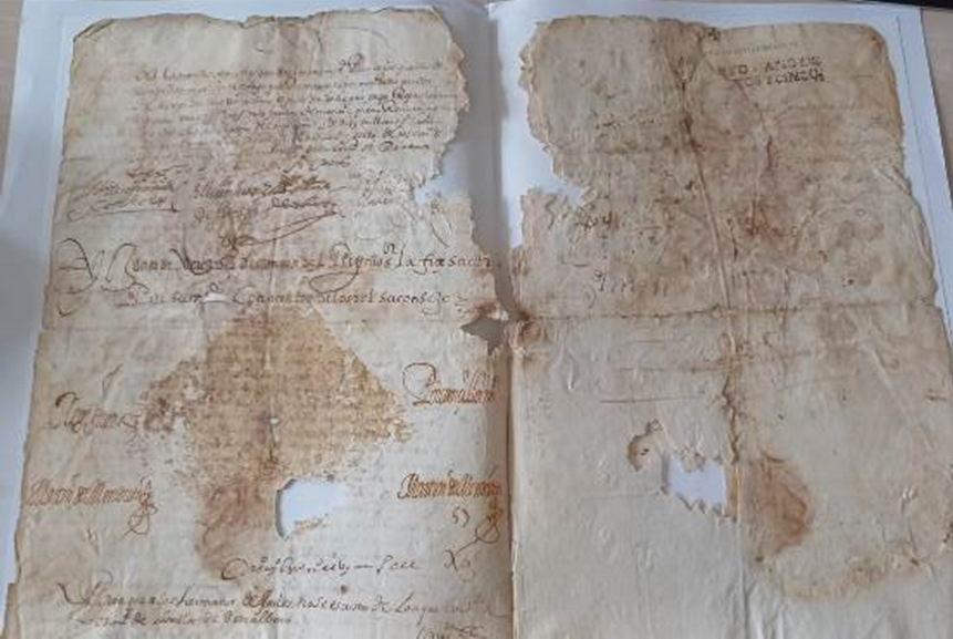 La Junta de Extremadura licita la restauración de 31 documentos en los Archivos Históricos Provinciales de Badajoz y Cáceres