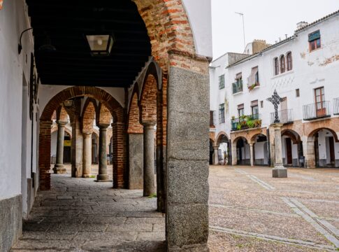 Los viajeros y las pernoctaciones en los alojamientos extrahoteleros de Extremadura crecen el 13 por ciento en marzo