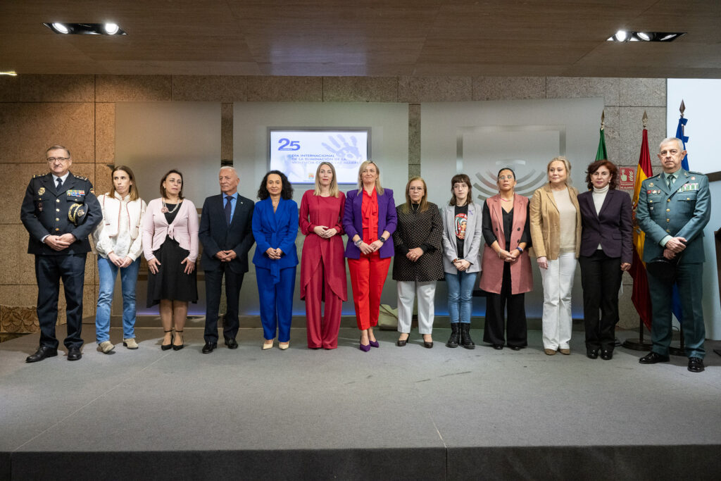 Guardiola defiende la eliminación de la violencia contra las mujeres de Extremadura como uno de los «objetivos prioritarios» de la Junta