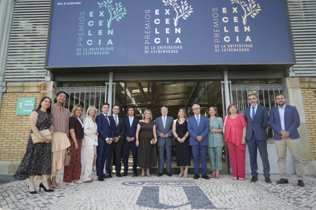 Educación reconoce a 127 alumnos de UEX con los Premios Excelencia por su esfuerzo y talento