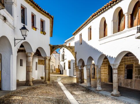 Los alojamientos de Extremadura logran el mejor mes de abril con más de 213.000 viajeros y 419.700 pernoctaciones