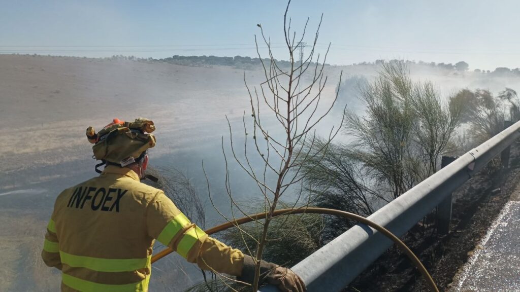 El plan INFOEX ha intervenido en 27 incendios forestales durante la última semana