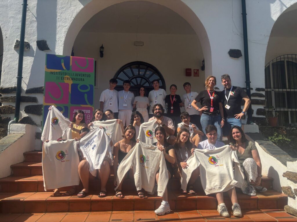 Una veintena de jóvenes participan durante todo el curso en el programa Radar Joven del IJEX