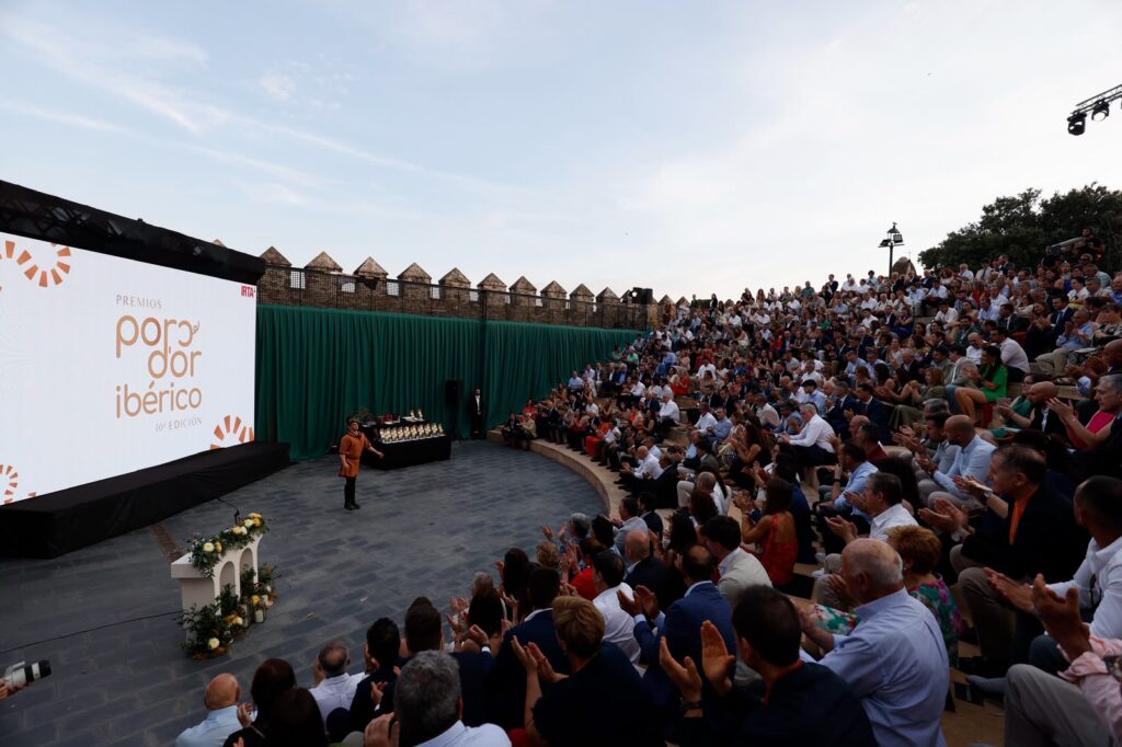 Santamaría reivindica el valor estratégico del porcino ibérico como motor económico, social y territorial en los Premios Porc d’Or