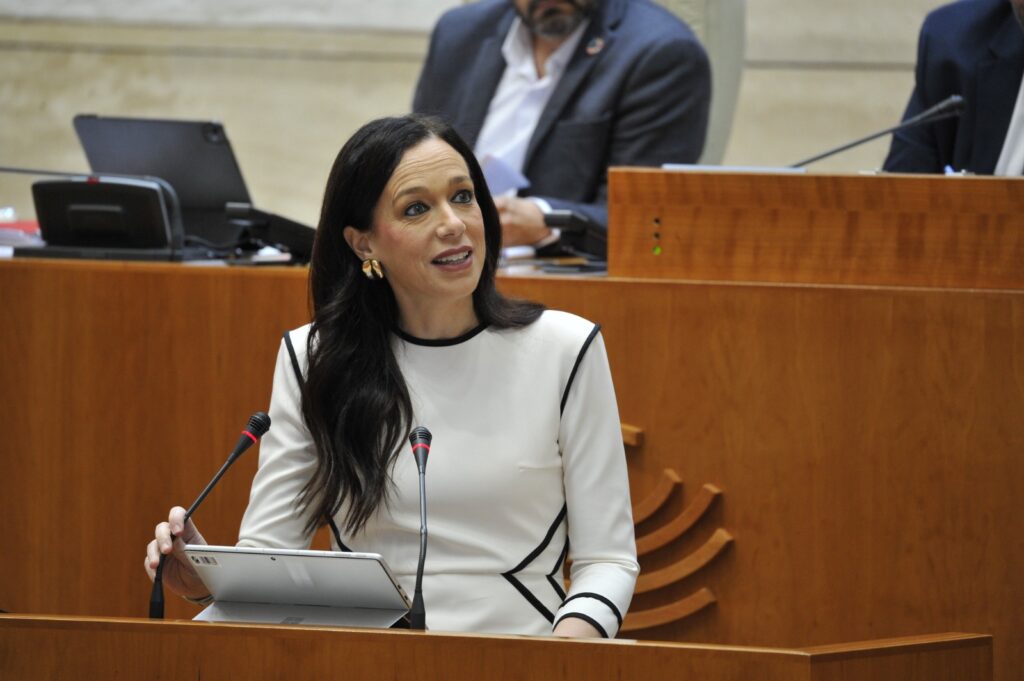 Gª Espada defiende en la Asamblea la creación del Grado III+ de dependencia extrema con un decreto pionero para pacientes con ELA , aprobado por unanimidad