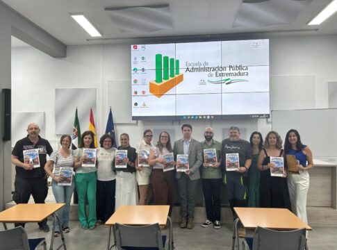 La Escuela de Administración Pública lanza una revista como un nuevo canal de comunicación «vivo» que «escucha y atiende» a los empleados públicos