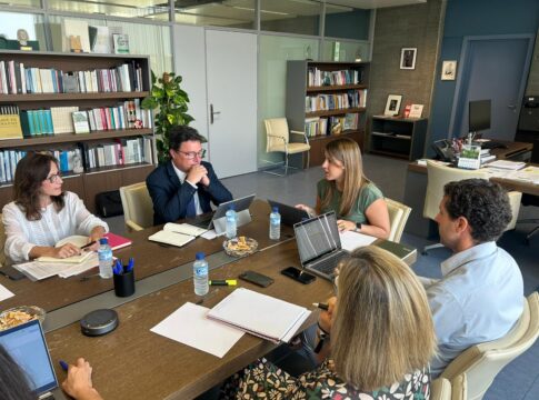 La Junta impulsa la empleabilidad en Extremadura conectando la oferta de FP y universitaria a la realidad empresarial
