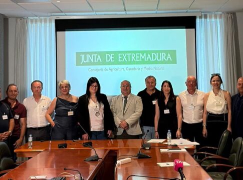 Agricultura respalda el acuerdo con las empresas Ibertabaco y Deltafina para la comercialización del tabaco producido en Extremadura en 2027-2029