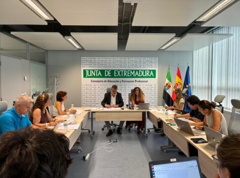 Educación ofrece cinco programas para mejorar el bienestar emocional y el éxito educativo