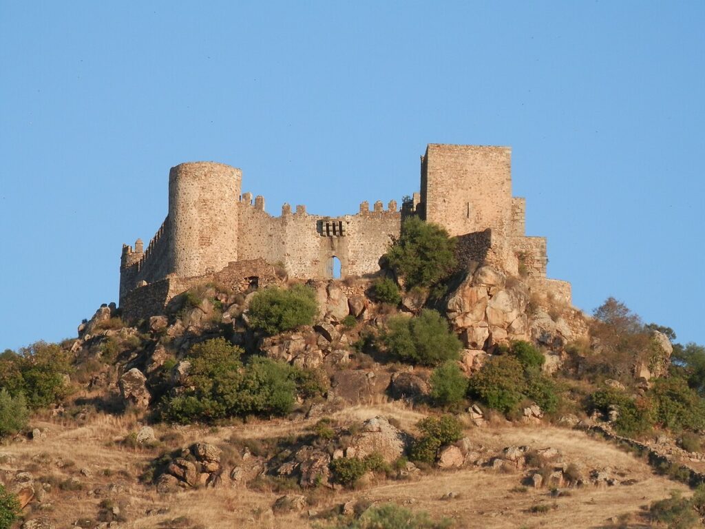 La Junta de Extremadura licita la redacción del proyecto de humanización de la travesía de la EX-112 en Burguillos del Cerro
