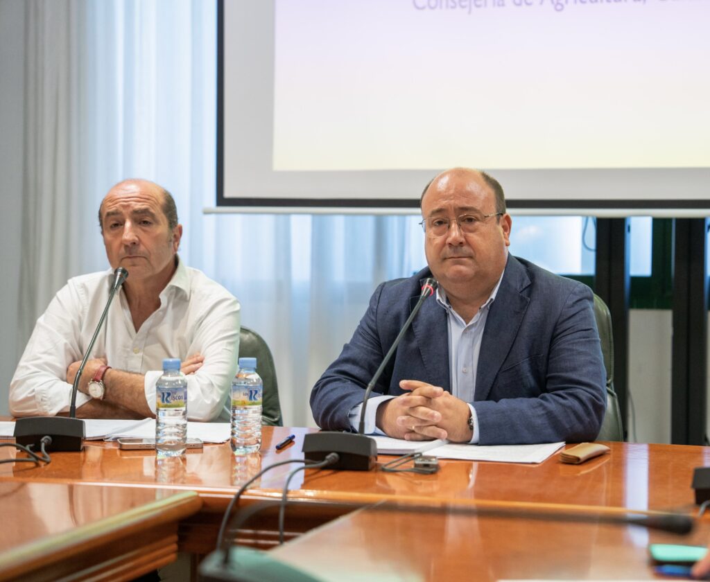 La Junta garantiza a los ganaderos el acceso gratuito a las vacunas de la lengua azul y duplica su dotación presupuestaria