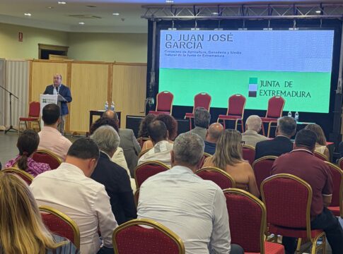 La Junta defenderá en Madrid y Bruselas los intereses y el futuro de los tabaqueros extremeños, a pesar de la falta de apoyo del Gobierno central
