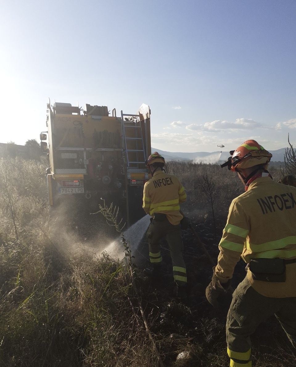El INFOEX interviene en 37 incendios forestales durante la última semana