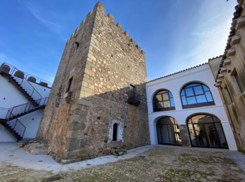 La rehabilitación de la Casa Fuerte de la Encomienda de Valencia del Ventoso, semifinalista en los premios ‘Europa Se Siente’ 2026