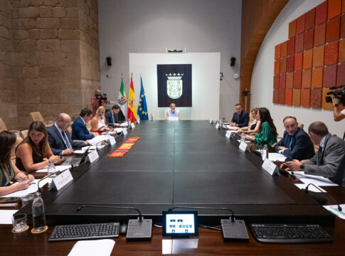 El Consejo de Gobierno aprueba una inversión de 12,3 millones de euros para concertar 236 plazas en recursos de atención social