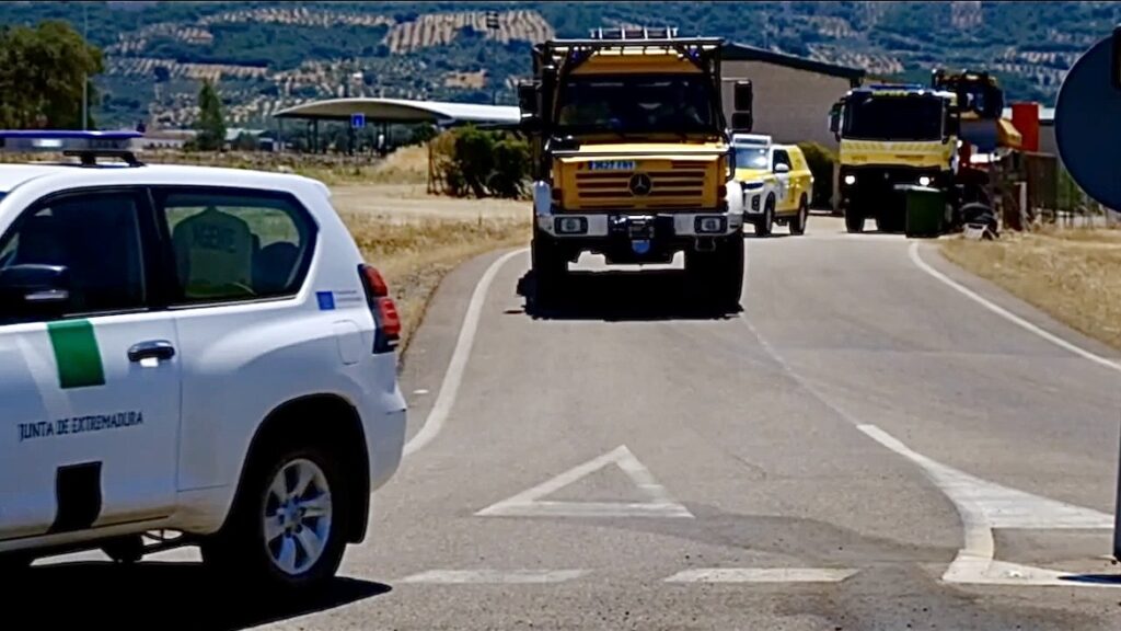 Medios del Plan Infoex colaboran en la extinción del gran incendio forestal de Ávila
