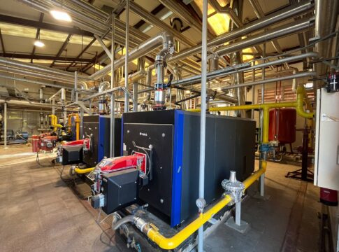 El Hospital Ciudad de Coria sustituye los equipos de calefacción que se instalaron hace casi 40 años