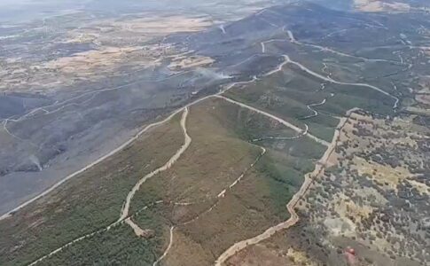La Junta de Extremadura da por controlado el incendio de Casas de Millán