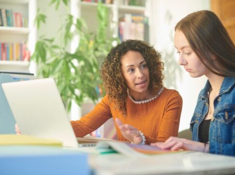 La Junta inicia la tramitación de las nuevas ayudas de orientación laboral para 3.825 personas con discapacidad y jóvenes