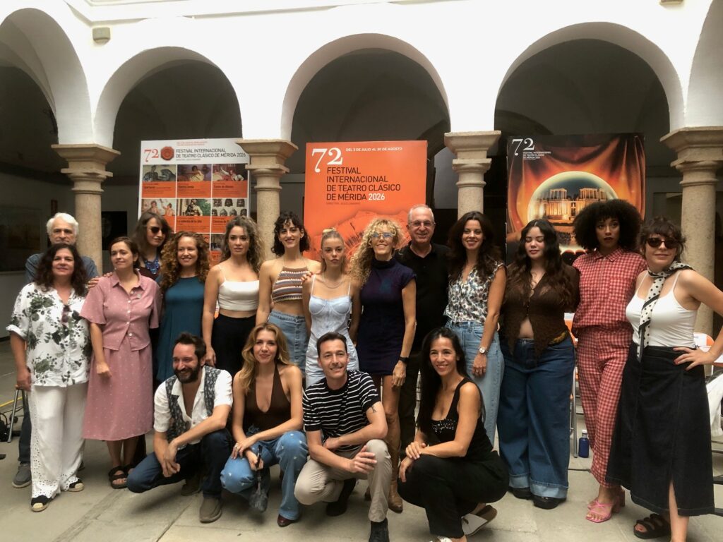 ‘Las 9 musas’ convocan al público en torno al teatro musical para despedir la 72 edición del Festival de Mérida
