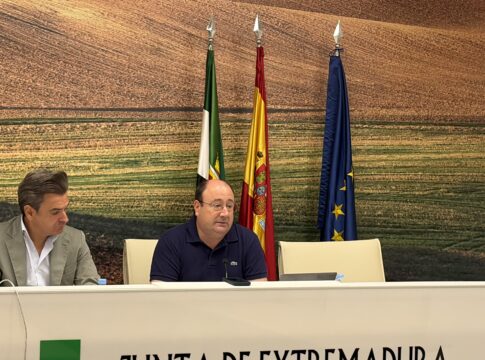 El consejero de Agricultura detalla las medidas de su departamento incluidas en el decreto de ayudas extraordinarias para zonas afectadas por los incendios